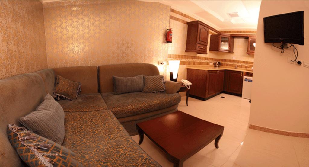 Lavande Suites Iambo Quarto foto