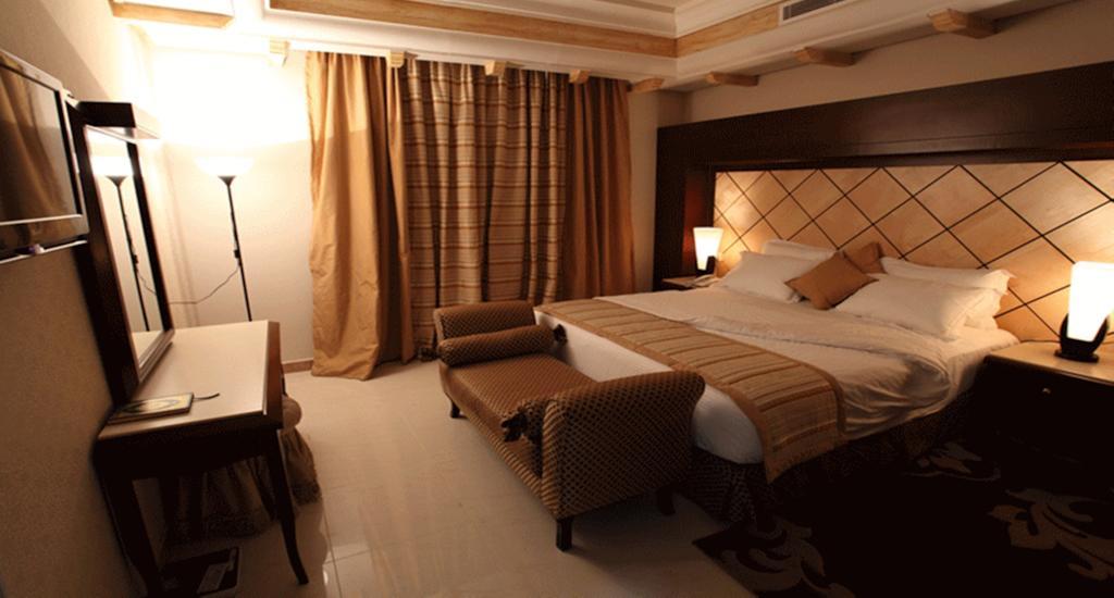 Lavande Suites Iambo Quarto foto